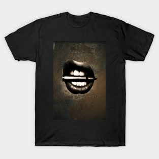 lipstick bullet T-Shirt